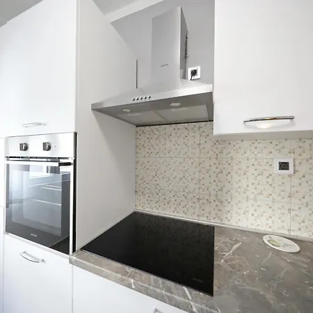 Apartman Ski * زادار